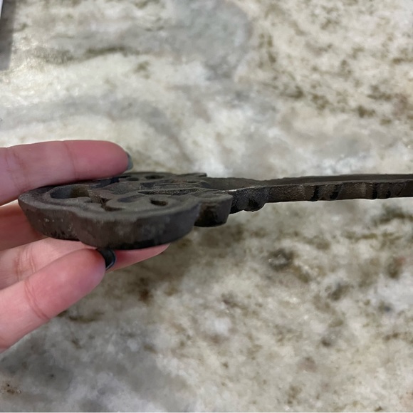 Hobby Lobby Brown Iron Vintage Key Wall Decor - Picture 6 of 6